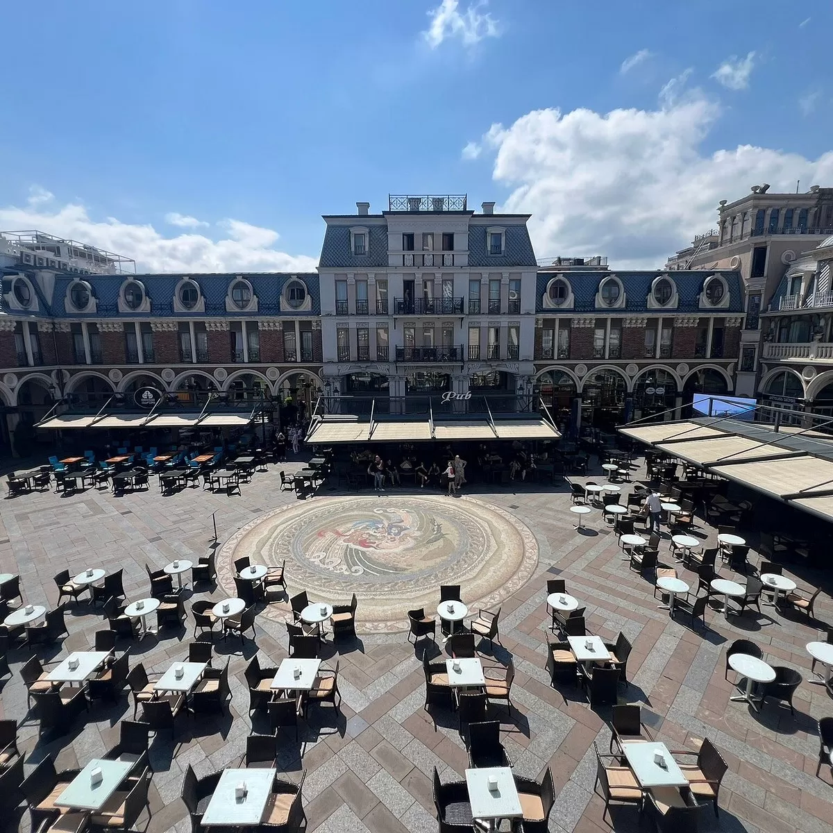 Batum Piazza Meydanı Karadeniz’in Ortasında Küçük Bir İtalya