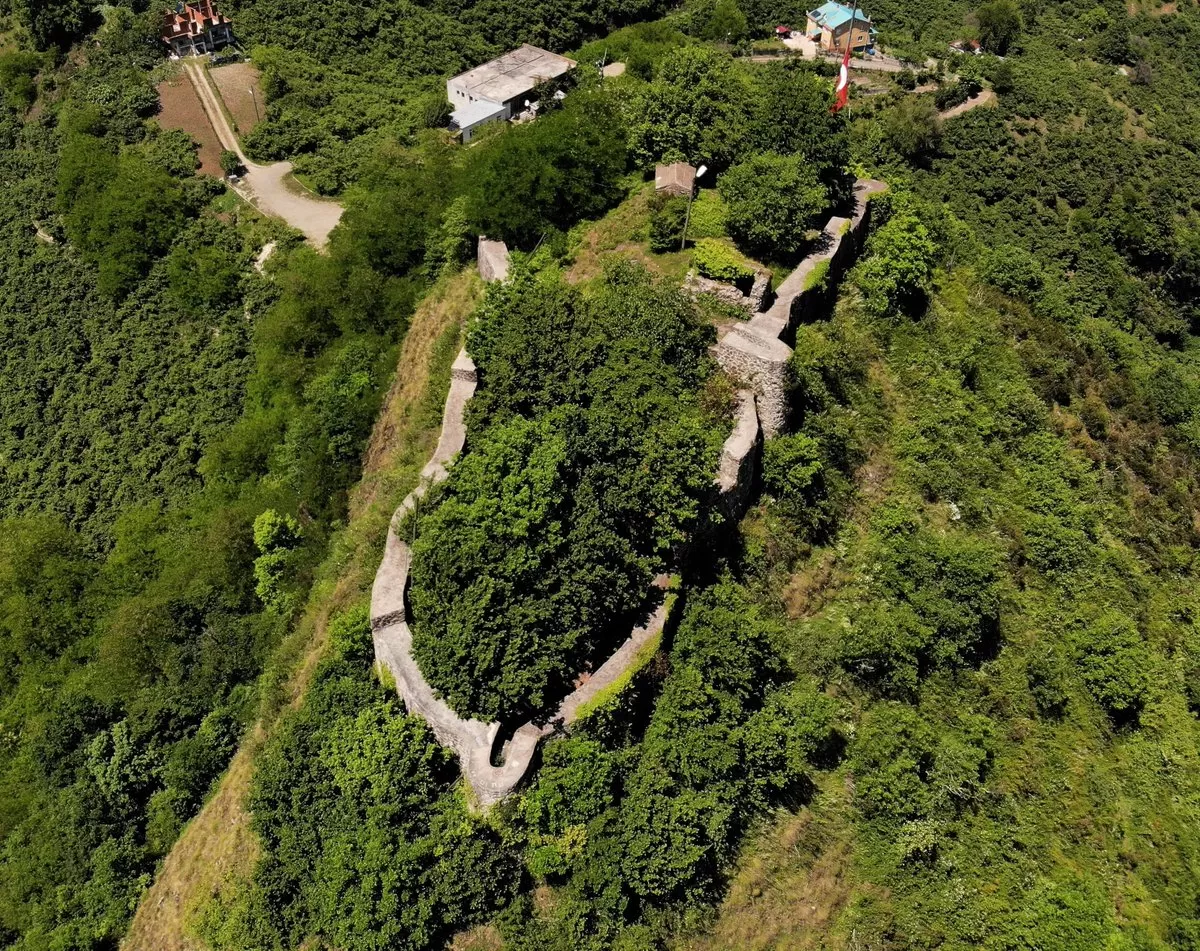 Giresun'un Zirvesindeki Tarihi Gözcü Andoz Kalesi Gezi Rehberi