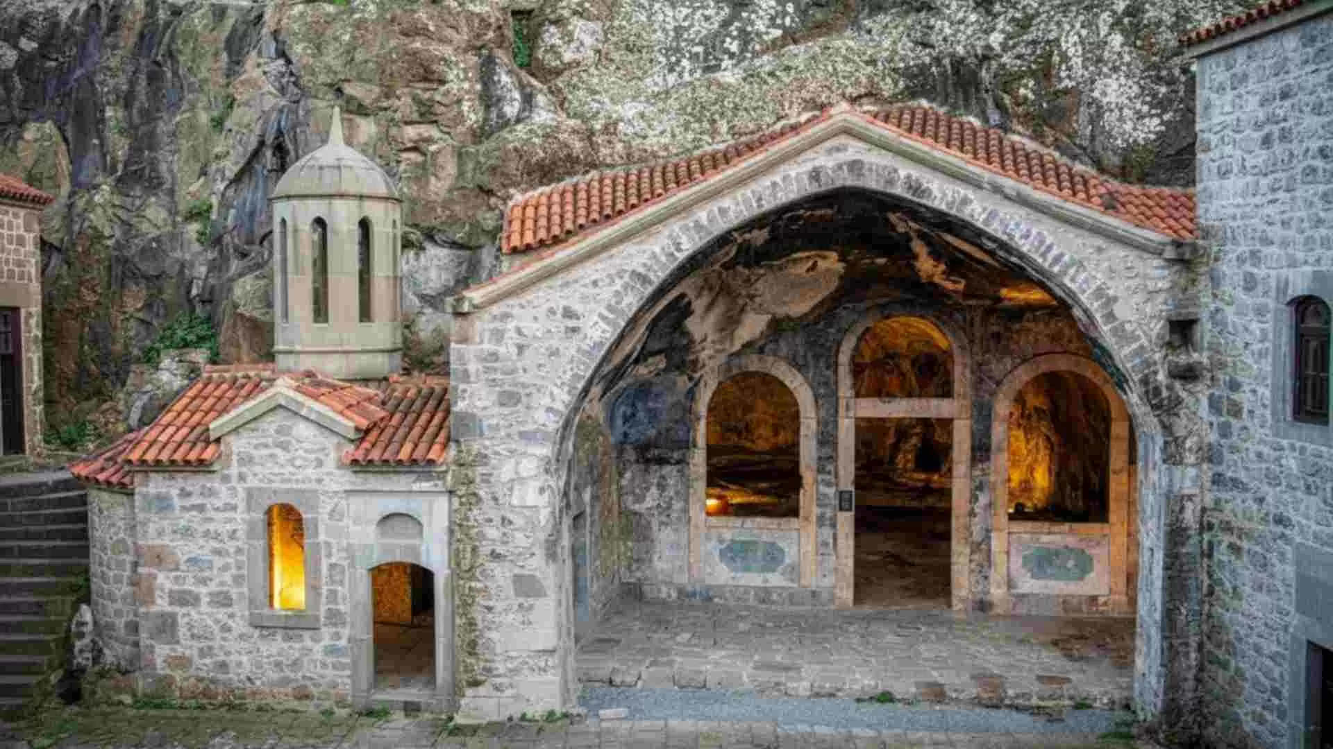 Trabzon’un Zirvesindeki Ruh Kızlar Manastırı Gezi Rehberi